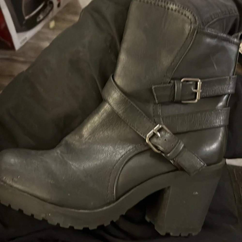 Vintage Women’s SHI by Journeys Black Faux Leather Ankle Boots sz 8.5 - Picture 5 of 8